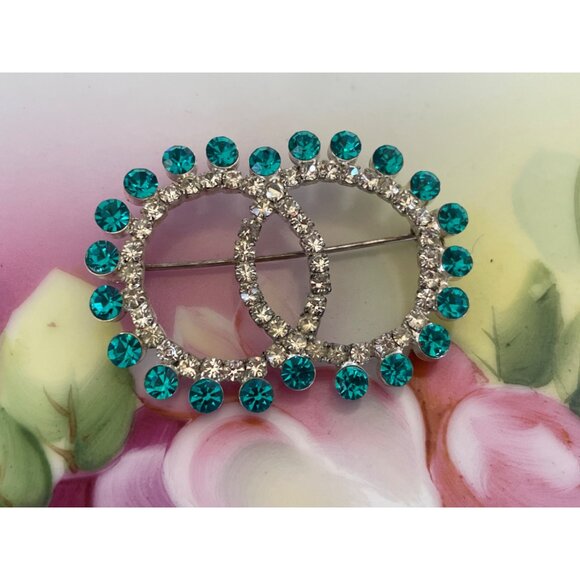 Vintage 1950s Blue Clear Rhinestone Double Eternity Circle Brooch - Picture 2 of 7